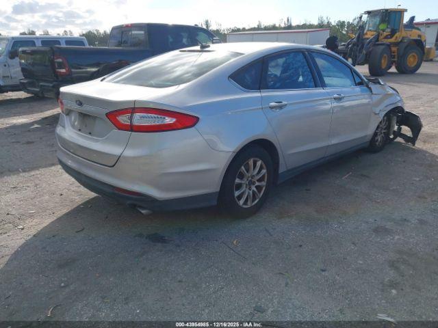Ford Fusion S Image 5