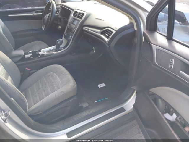 Ford Fusion S Image 6