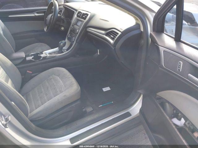 Ford Fusion S Image 6