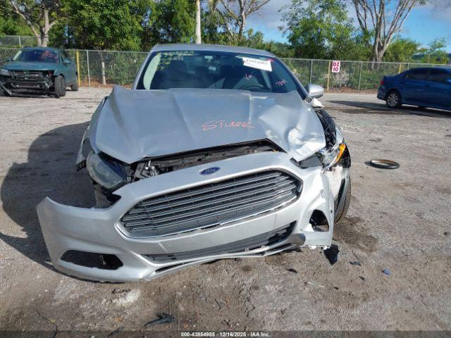 Ford Fusion S Image 2