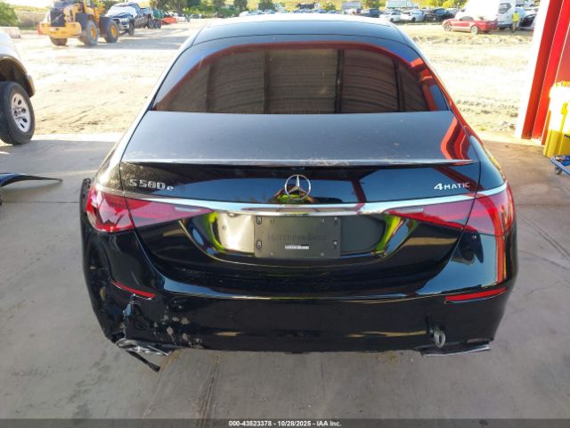 Mercedes-Benz S-Class 4matic Image 13