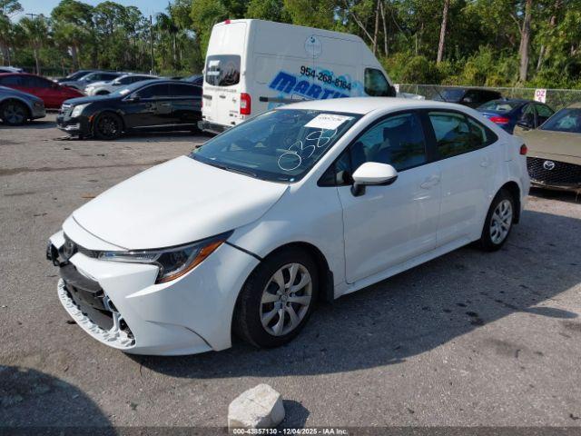 Toyota Corolla Le Image 12