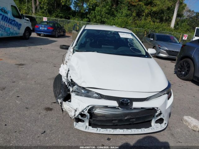 Toyota Corolla Le Image 14