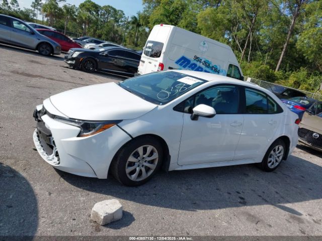 Toyota Corolla Le Image 16