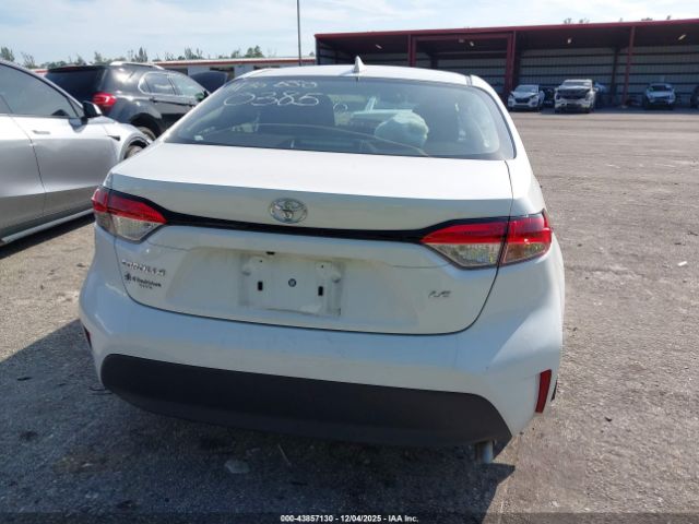 Toyota Corolla Le Image 9