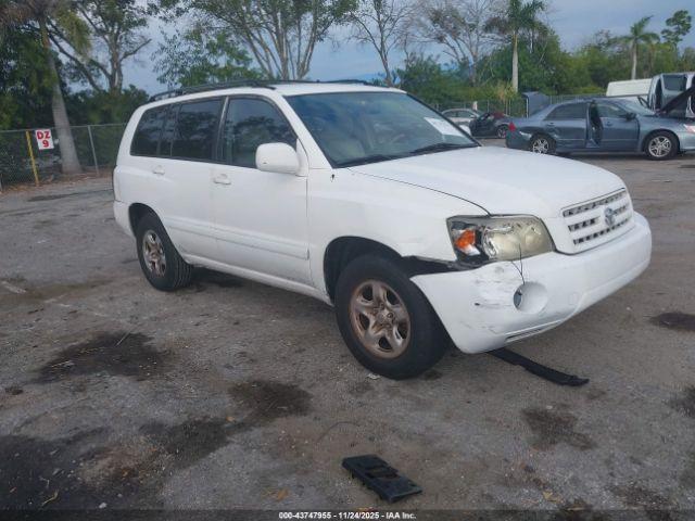  Salvage Toyota Highlander