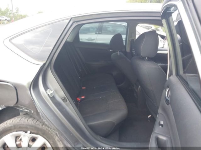 Nissan Sentra S Image 2