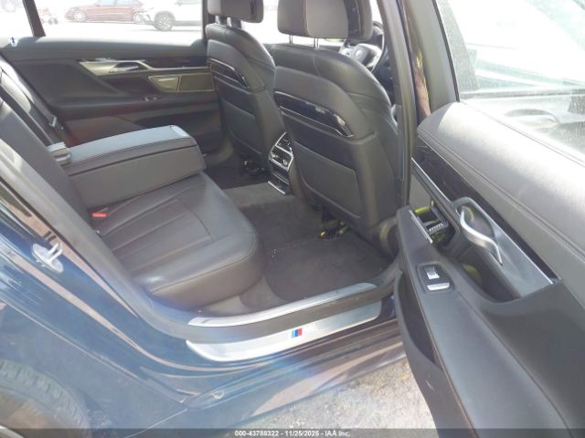 BMW 7 Series Xdrive Image 4