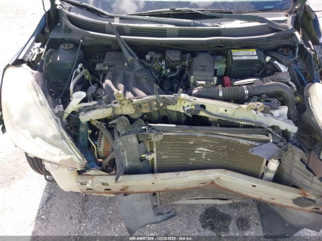 Nissan Versa 1.6 S Image 11