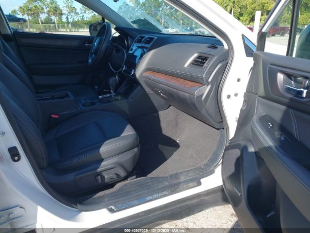 Subaru Outback 2.5i Limited Image 15