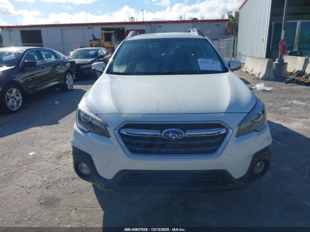 Subaru Outback 2.5i Limited Image 16