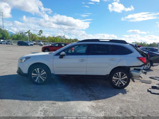 Subaru Outback 2.5i Limited Image 9