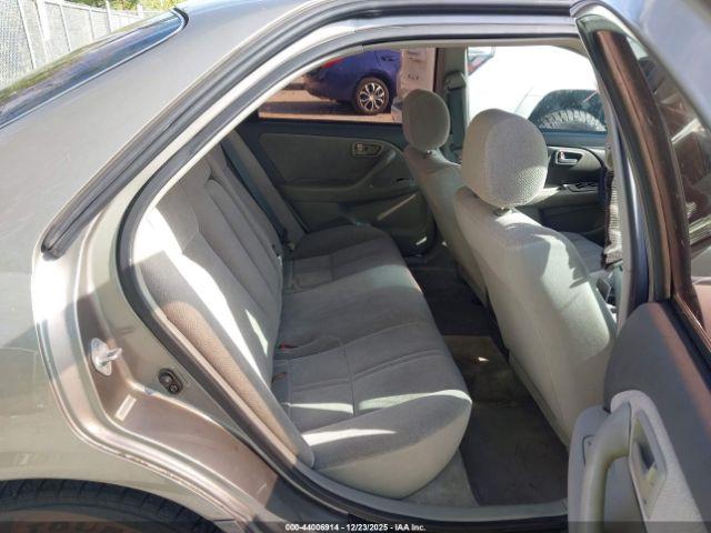 Toyota Camry Ce Image 6