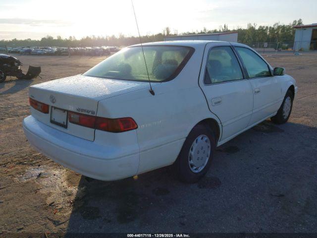 Toyota Camry Ce Image 6