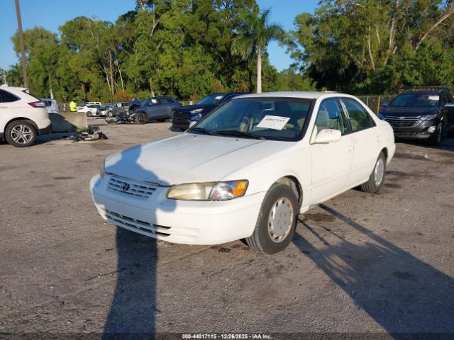 Toyota Camry Ce Image 5