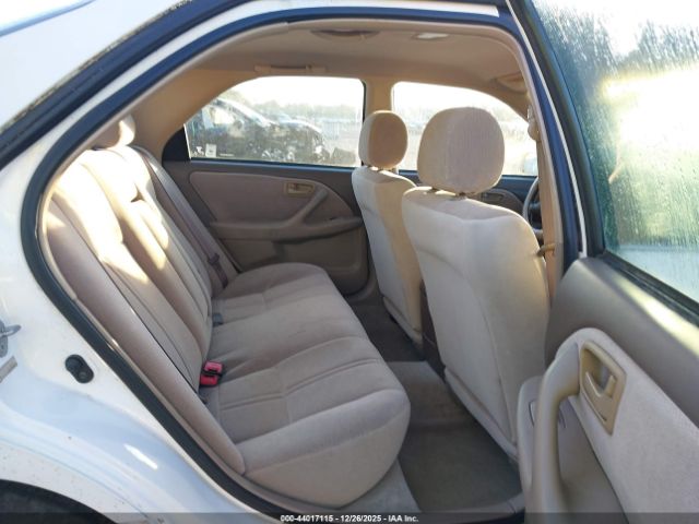 Toyota Camry Ce Image 11