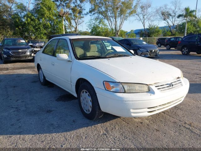 Toyota Camry Ce Image 7