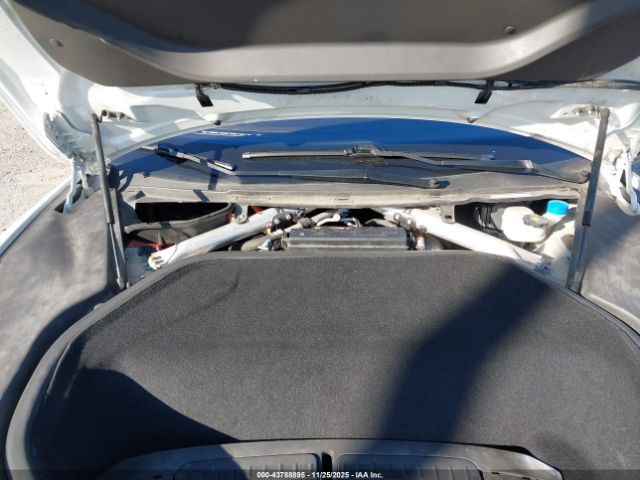 Tesla Model S Image 12