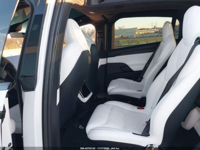 Tesla Model X Plaid Tri Motor All-wheel Drive Image 11