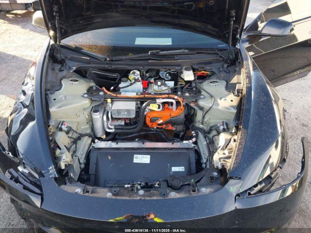 Tesla Model 3 Image 7