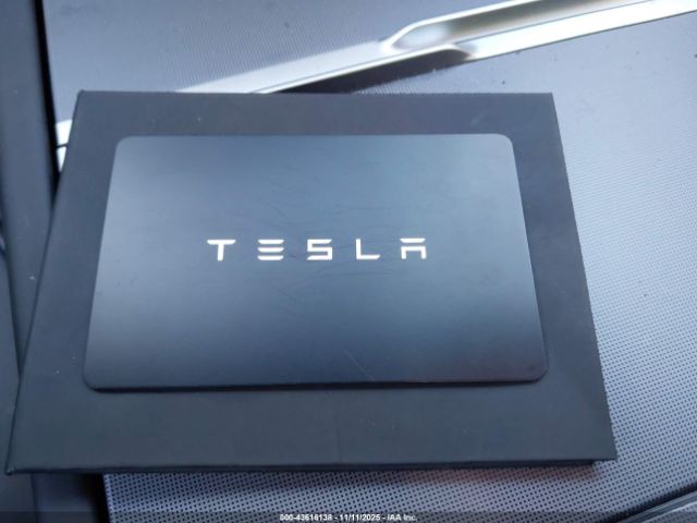 Tesla Model 3 Image 13