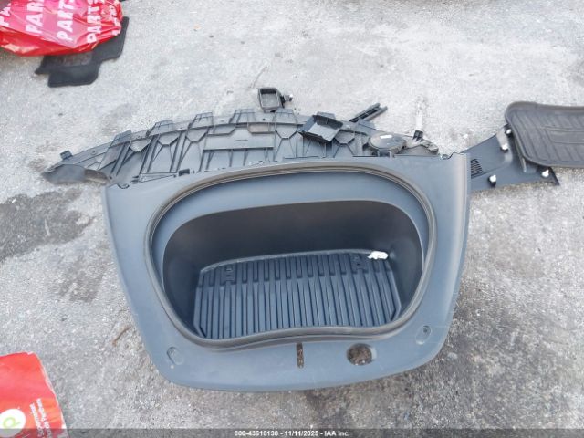 Tesla Model 3 Image 4