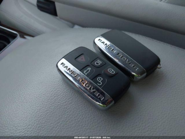 Land Rover Range Rover 3.0l V6 Supercharged Image 2