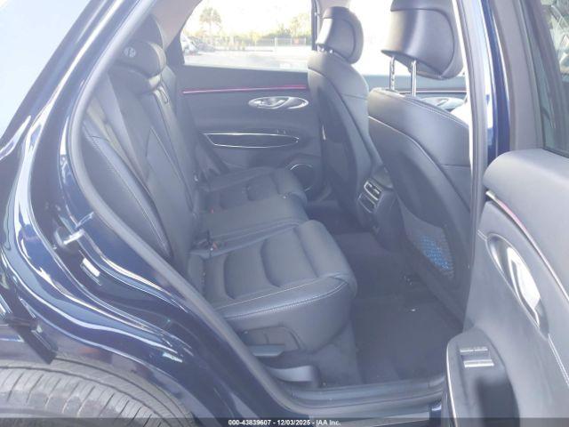 Genesis GV70 2.5t Image 10