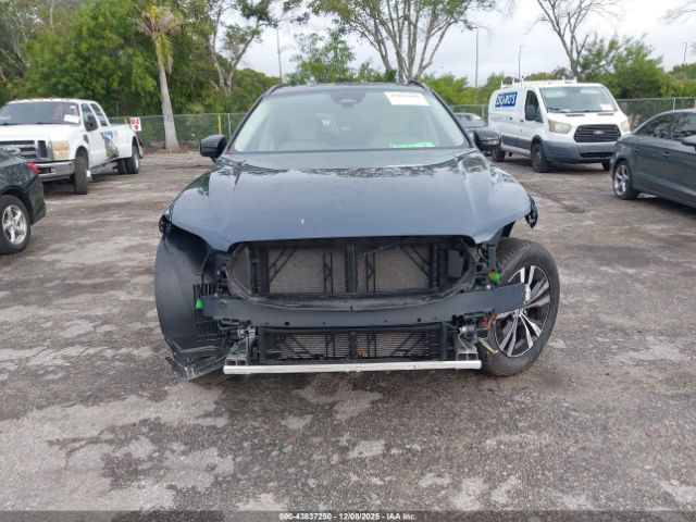 Volvo XC60 B5 Core Image 14