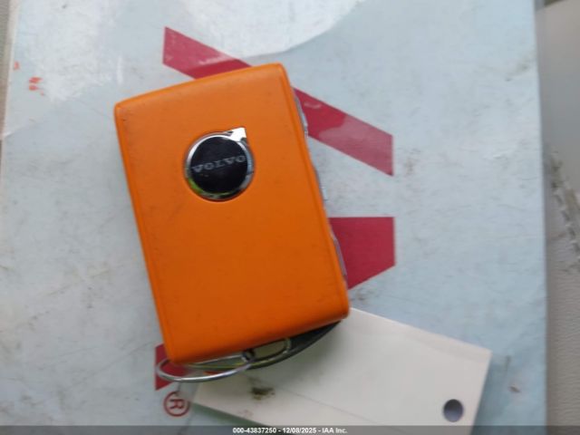 Volvo XC60 B5 Core Image 2