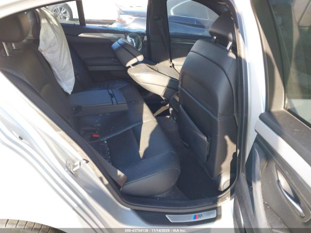 BMW 5 Series Image 6