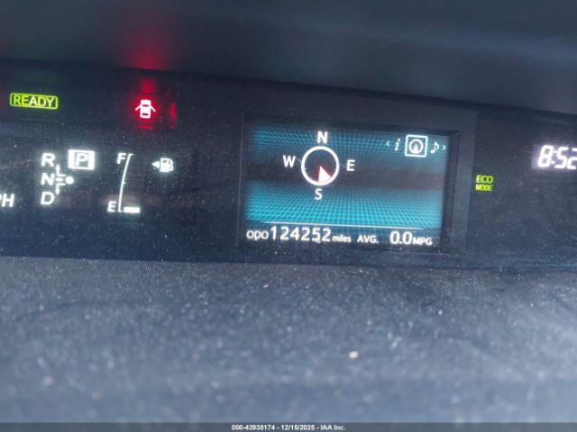 Toyota Prius v Four Image 14