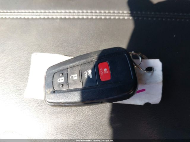 Toyota Avalon Limited Hybrid Image 10