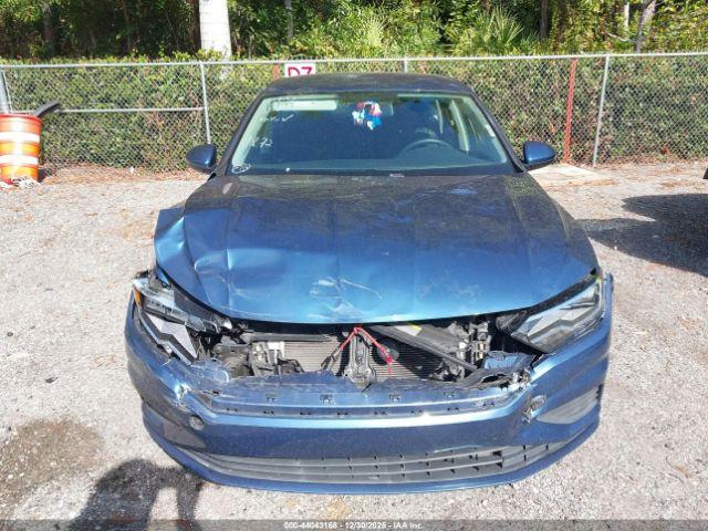 Volkswagen Jetta Image 3