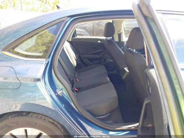 Volkswagen Jetta Image 4