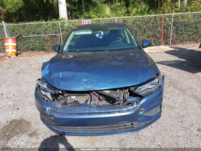 Volkswagen Jetta Image 8