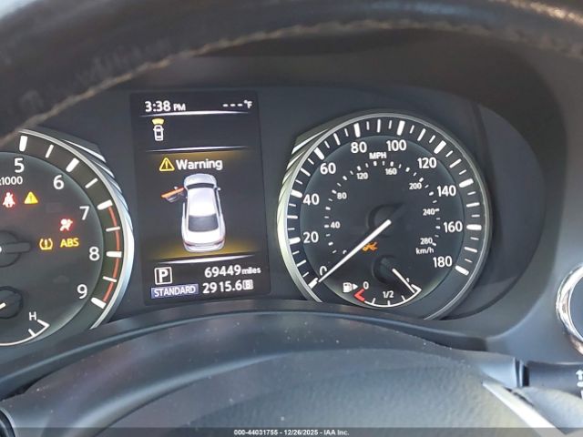 INFINITI Q50 3.0t Luxe Image 2