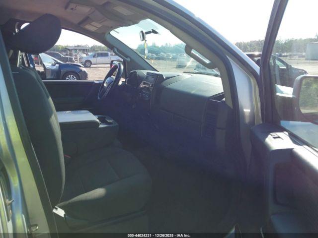 Nissan Titan Sv Image 4