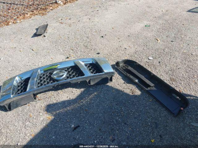 Nissan Titan Sv Image 6