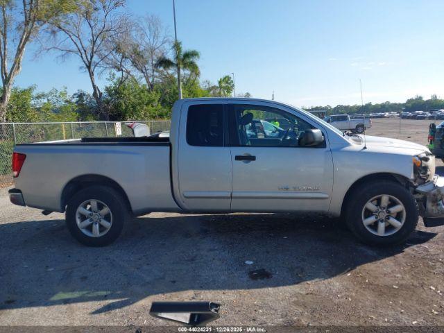 Nissan Titan Sv Image 16