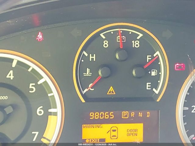 Nissan Titan Sv Image 12