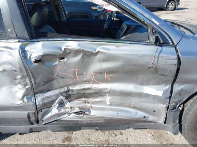 Subaru Outback 2.5i Limited Image 2