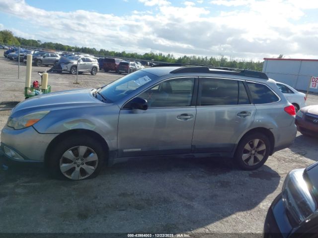 Subaru Outback 2.5i Limited Image 10