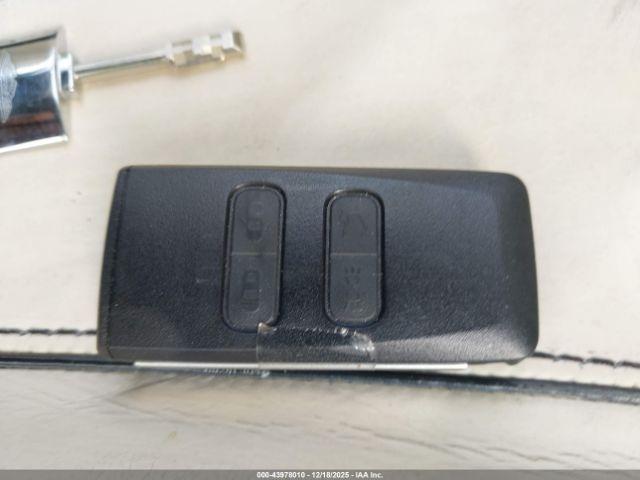 Aston Martin Virage Volante Image 12