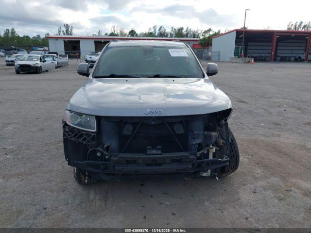 Jeep Grand Cherokee Laredo Image 11