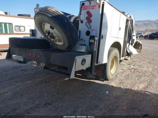 Freightliner M2 106 Image 10