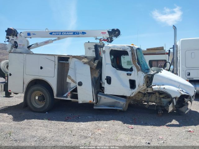 Freightliner M2 106 Image 9