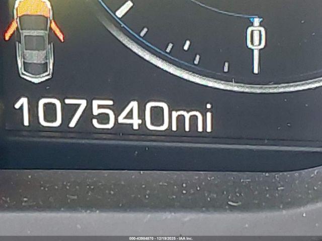 Cadillac Escalade Standard Image 9