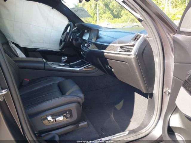 BMW X Series M50i Image 3