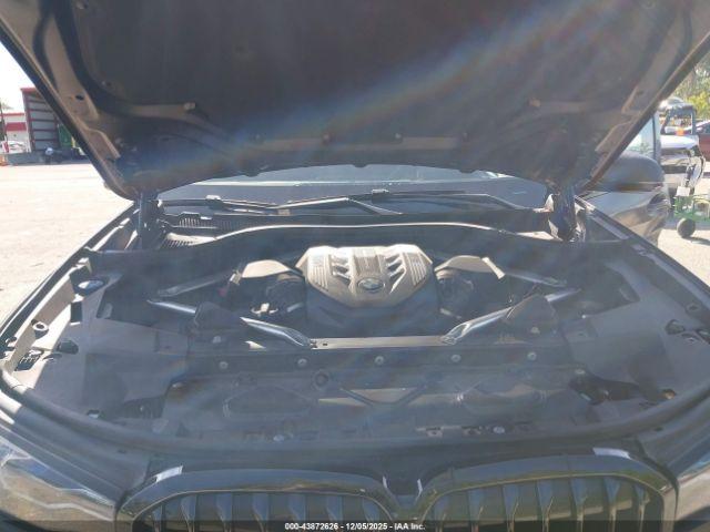 BMW X Series M50i Image 15